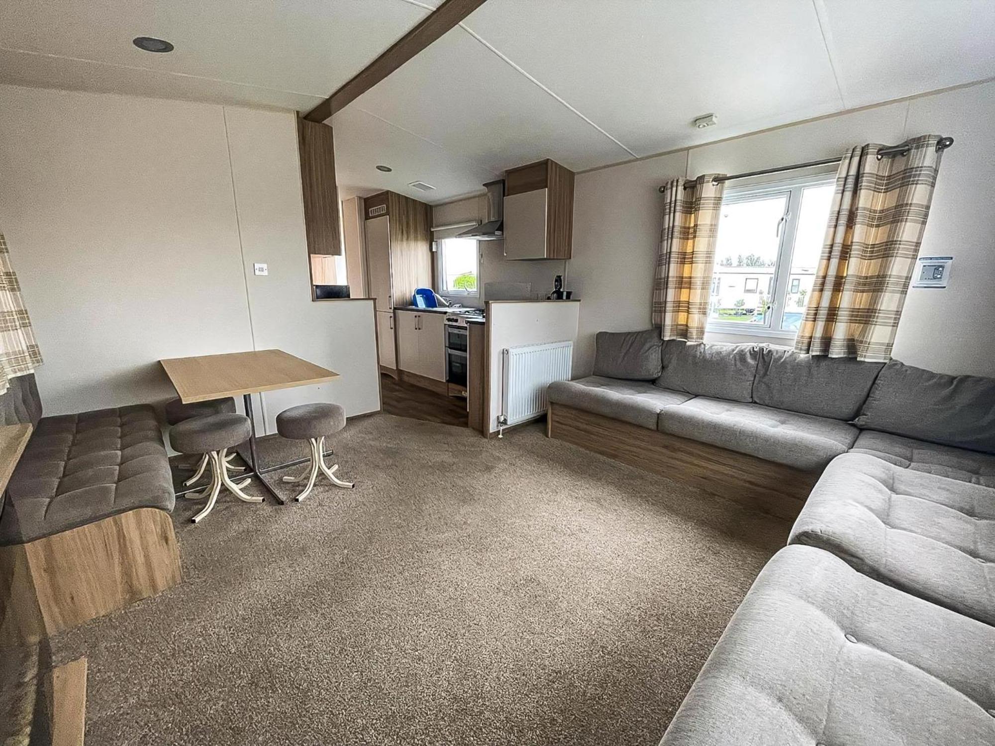 Superb 6 Berth Caravan At St Osyth Beach, Near Clacton-On-Sea Ref 28008Mc Exterior foto